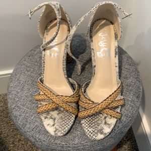 Chunky animal print heel